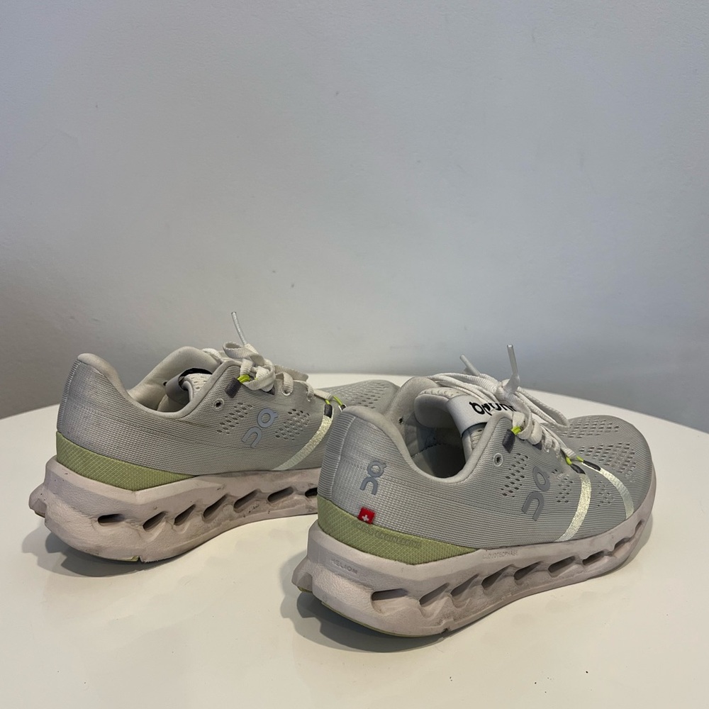 On Cloudsurfer - image 4